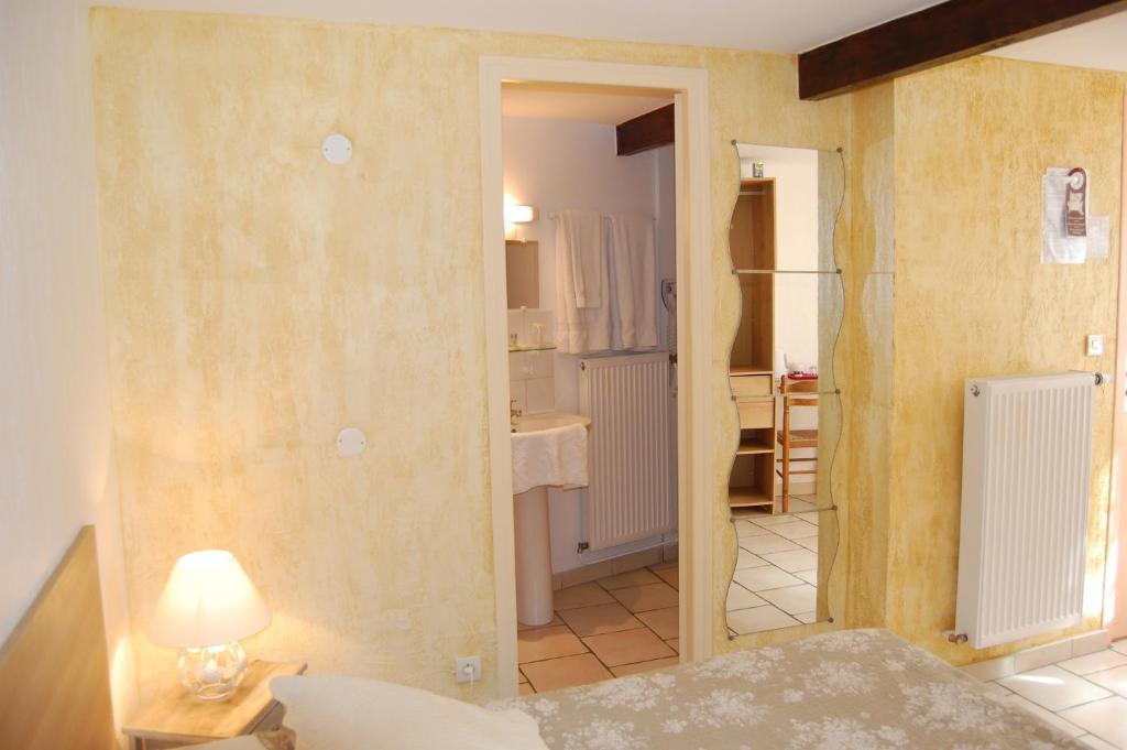 סן-אמנדה-לה-או Auberge Du Bord Des Eaux - Demi-Pension Assuree Sur Reservation חדר תמונה