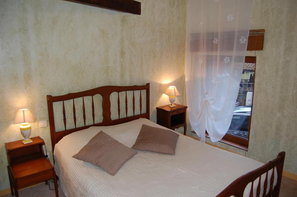 סן-אמנדה-לה-או Auberge Du Bord Des Eaux - Demi-Pension Assuree Sur Reservation חדר תמונה