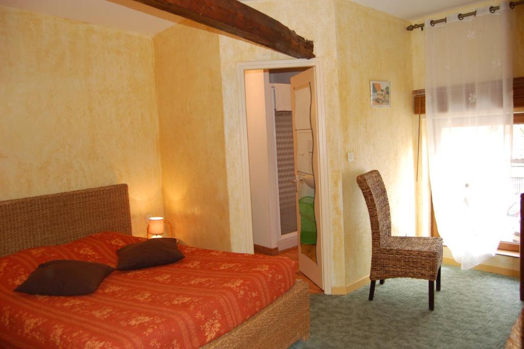 סן-אמנדה-לה-או Auberge Du Bord Des Eaux - Demi-Pension Assuree Sur Reservation חדר תמונה