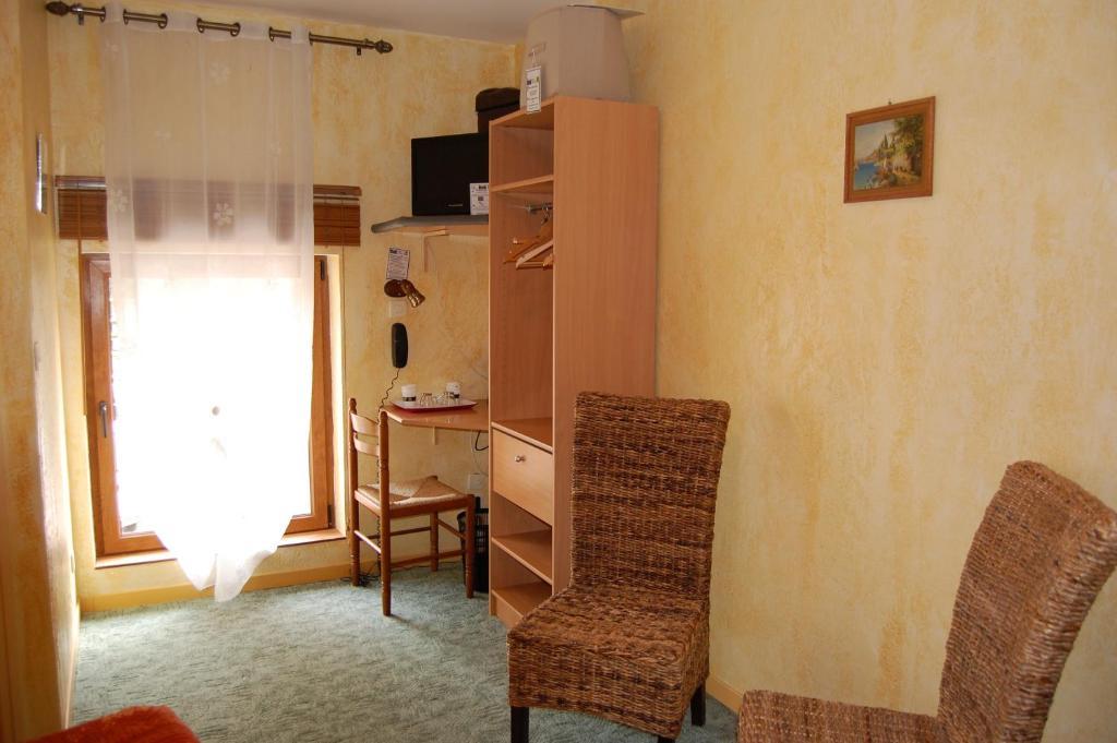 סן-אמנדה-לה-או Auberge Du Bord Des Eaux - Demi-Pension Assuree Sur Reservation חדר תמונה