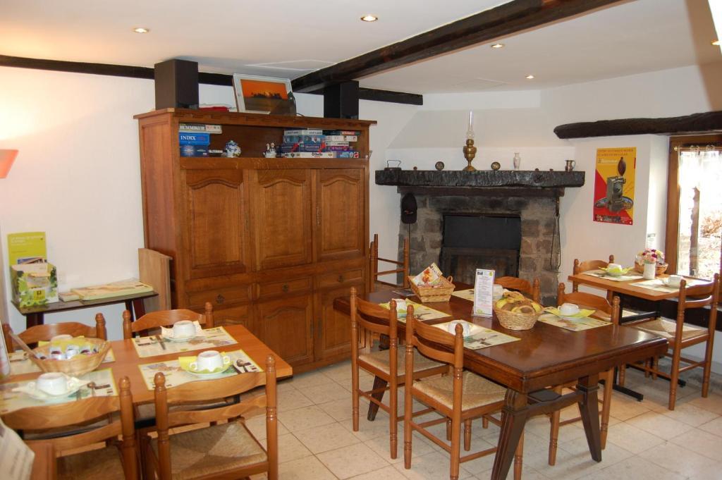 סן-אמנדה-לה-או Auberge Du Bord Des Eaux - Demi-Pension Assuree Sur Reservation מראה חיצוני תמונה