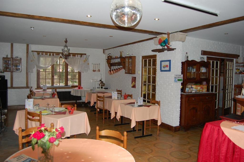 סן-אמנדה-לה-או Auberge Du Bord Des Eaux - Demi-Pension Assuree Sur Reservation מראה חיצוני תמונה